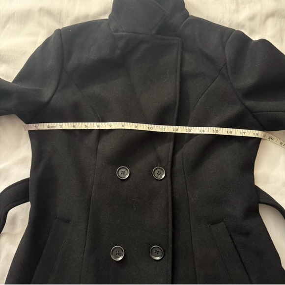 Black removable faux fur on collar belted pea coat - Picture 10 of 12